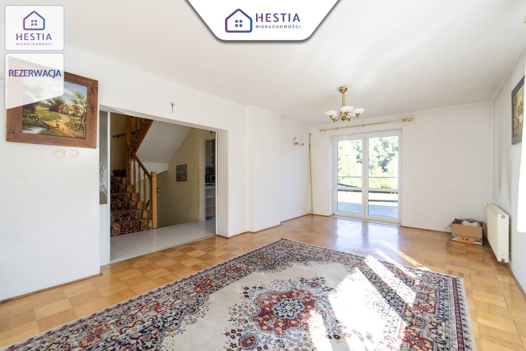 Dom z ogrodem na obrzeżach miasta (14)