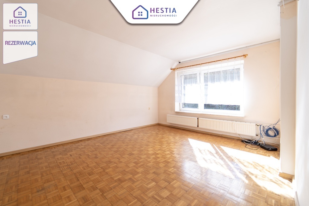 Dom z ogrodem na obrzeżach miasta (11)