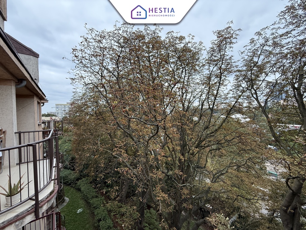 Duża Kawalerka z balkonem - Zamknięte Osiedle ! (8)