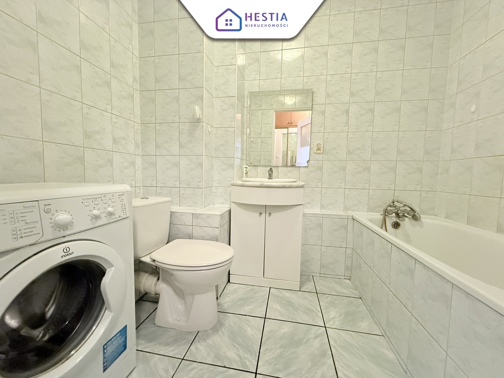 Duża Kawalerka z balkonem - Zamknięte Osiedle ! (6)