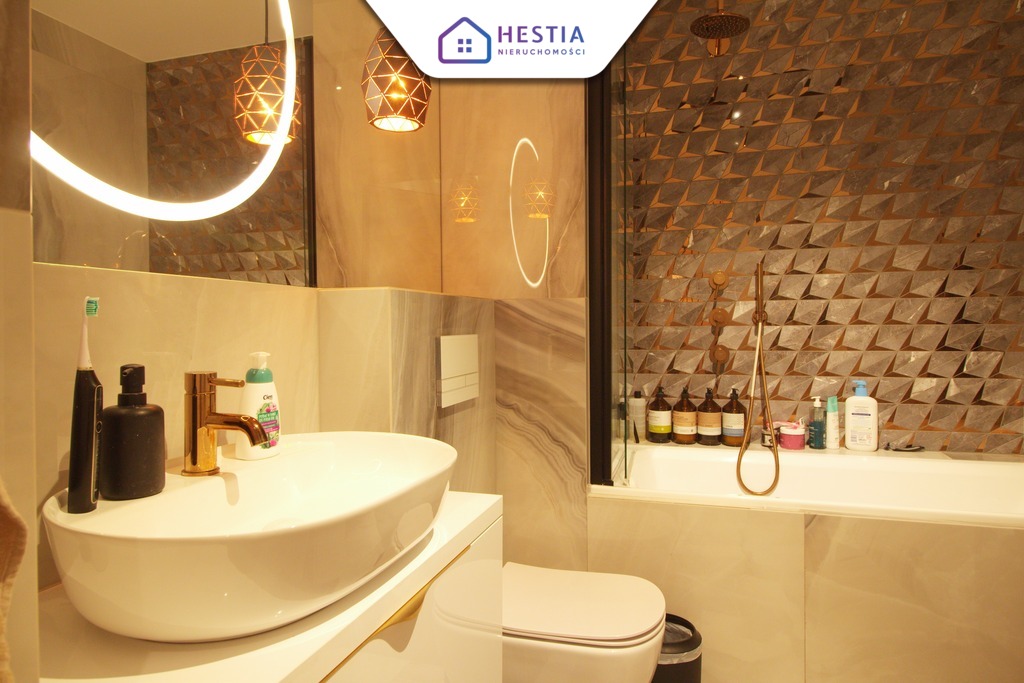 Nowoczesne mieszkanie z tarasem na cichym osiedlu (9)