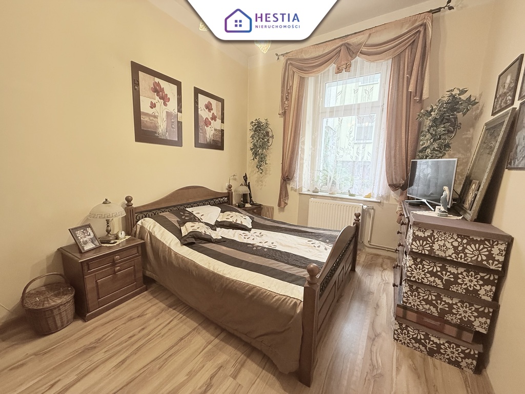 MIESZKANIE W KAMEINICY- ŚWIETNA LOKALIZACJA ! (4)