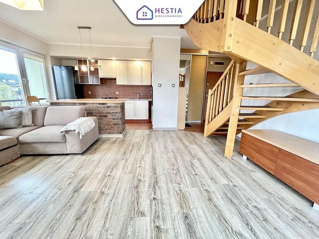 Dwupoziomowe mieszkanie - 4 pokoje. Gumieńce. (3)