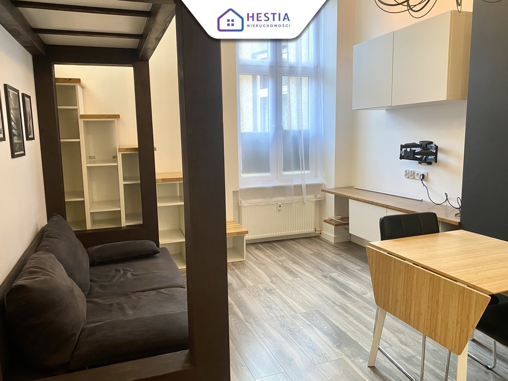 Przestronne mieszkanie z antresolą w Centrum (2)