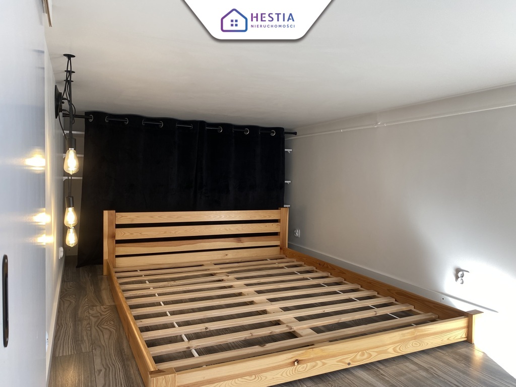 Przestronne mieszkanie z antresolą w Centrum (12)