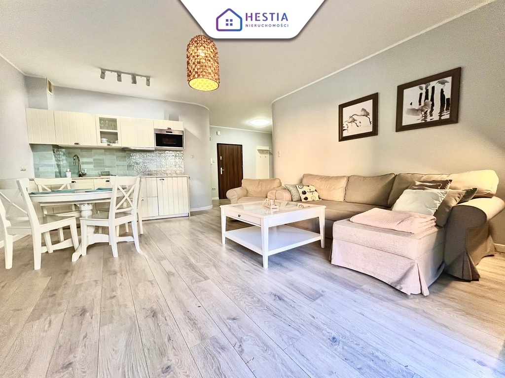 Sprzedam całoroczny apartament!Taras, basen, kort! (1)