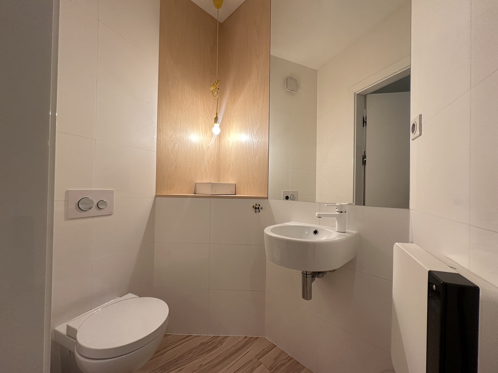 Do wynajęcia na usługowy/biurowy,parter, witryna (5)