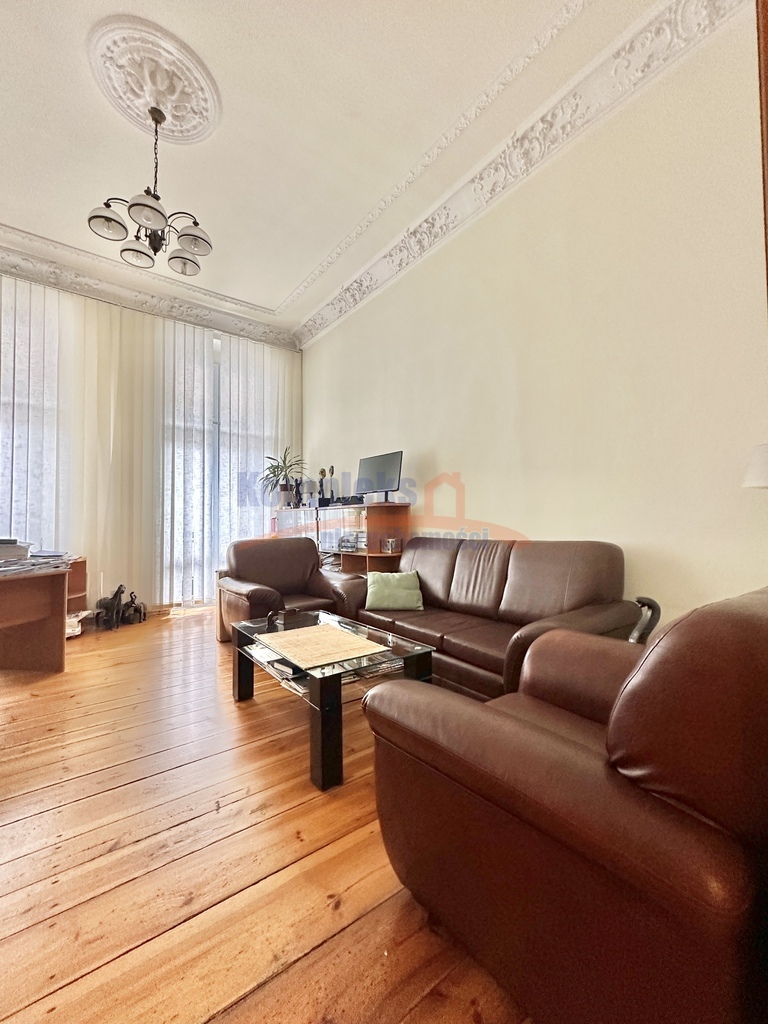 Styl i prestiż w sercu miasta - 5 pok. (4)