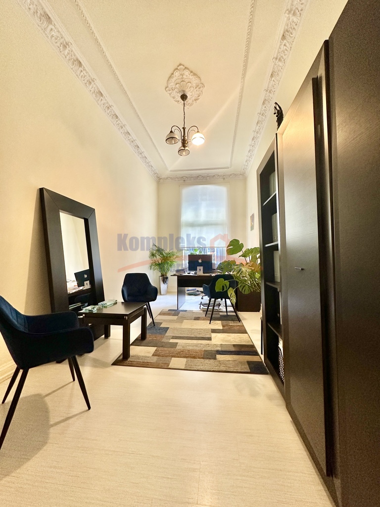 Styl i prestiż w sercu miasta - 5 pok. (1)