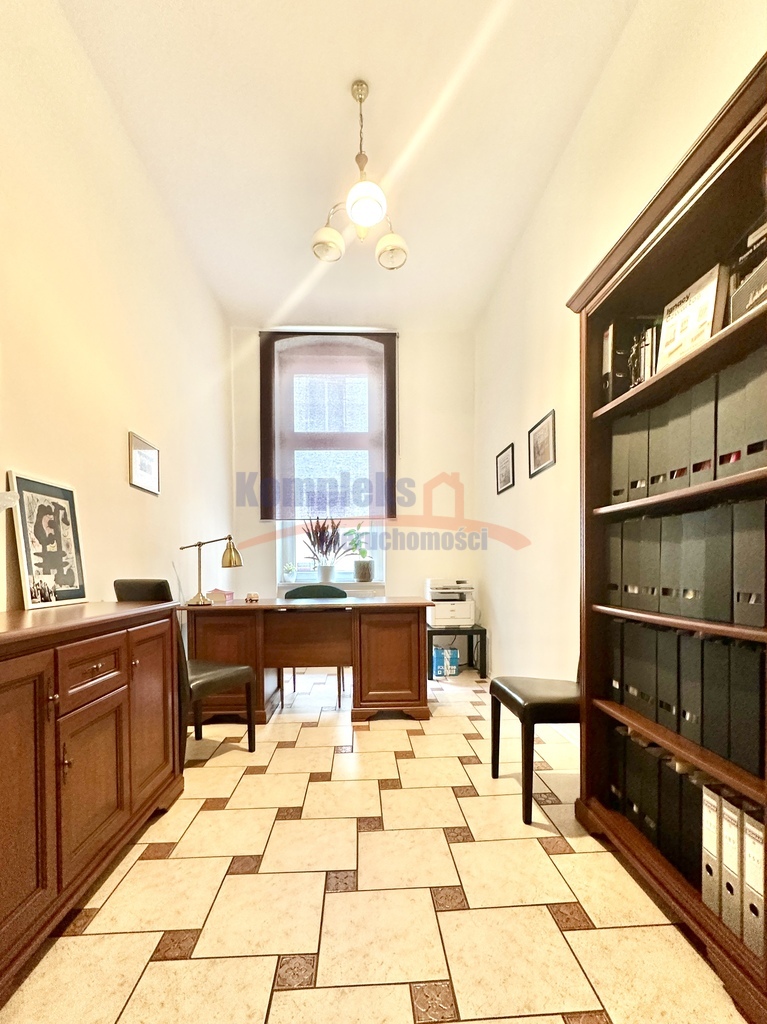 Styl i prestiż w sercu miasta - 5 pok. (5)