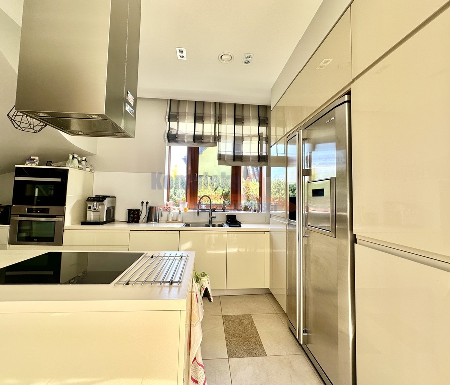 Dom z widokiem na zachód slońca (8)