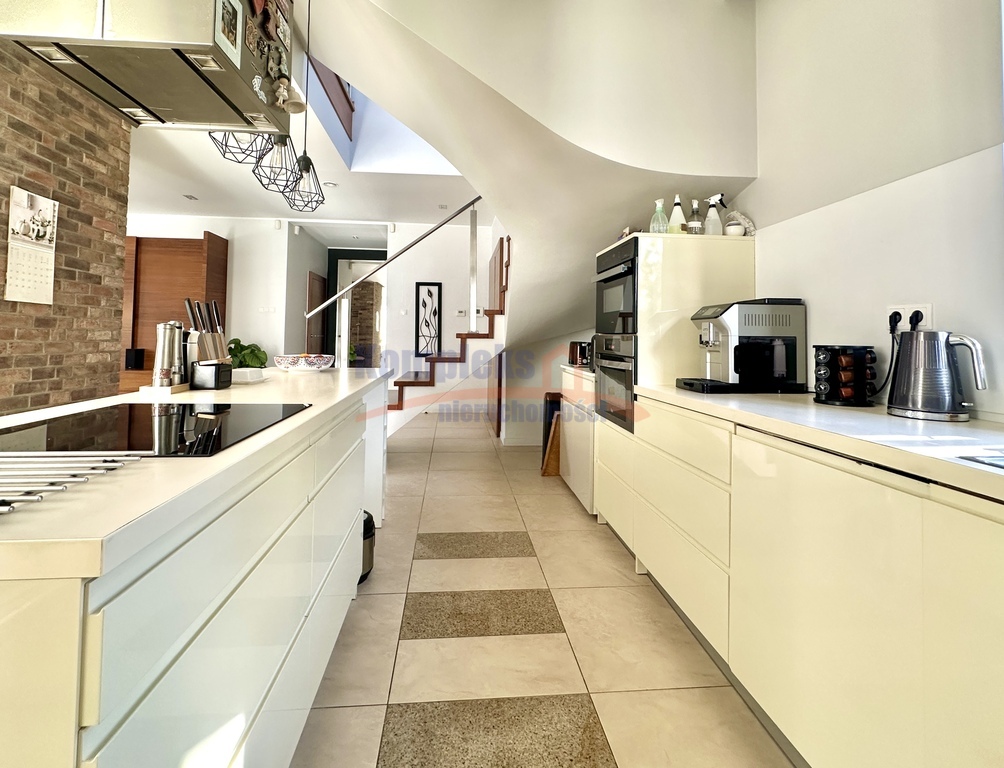 Dom z widokiem na zachód slońca (10)