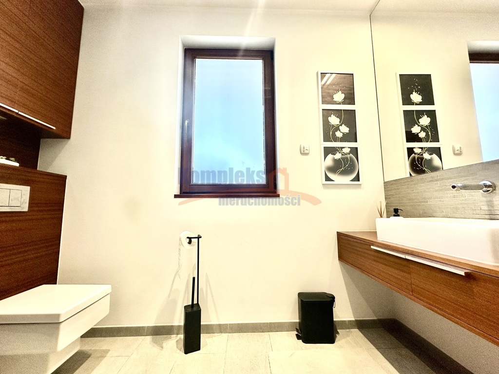 Dom z widokiem na zachód slońca (13)