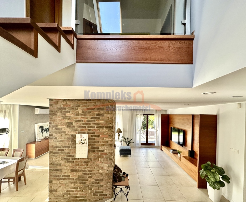 Dom z widokiem na zachód slońca (15)