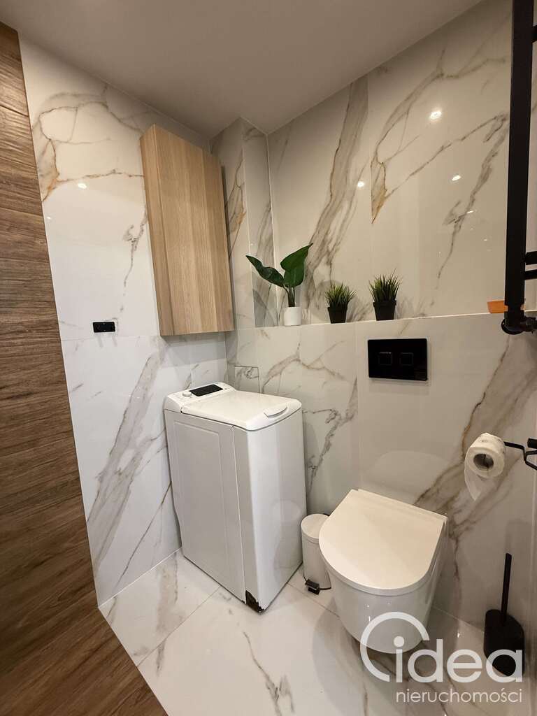 Centrum, po remoncie, 2 pokoje, balkon (15)