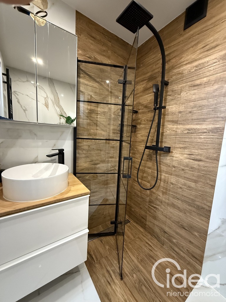 Centrum, po remoncie, 2 pokoje, balkon (16)