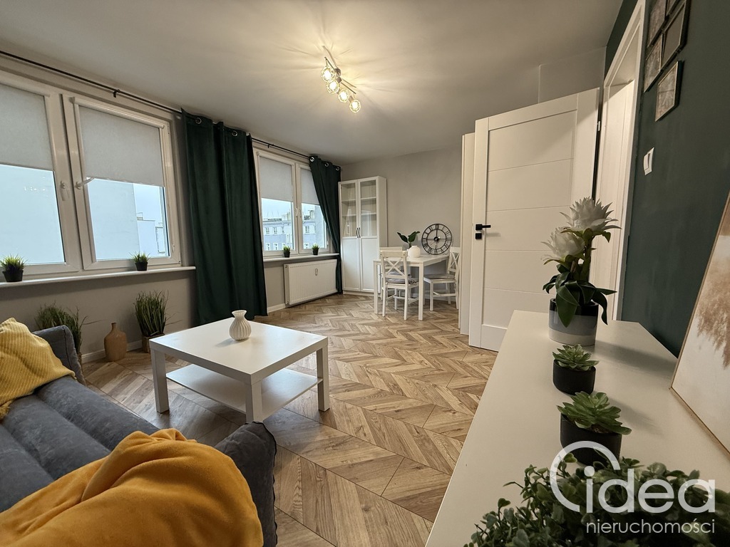 Centrum, po remoncie, 2 pokoje, balkon (1)