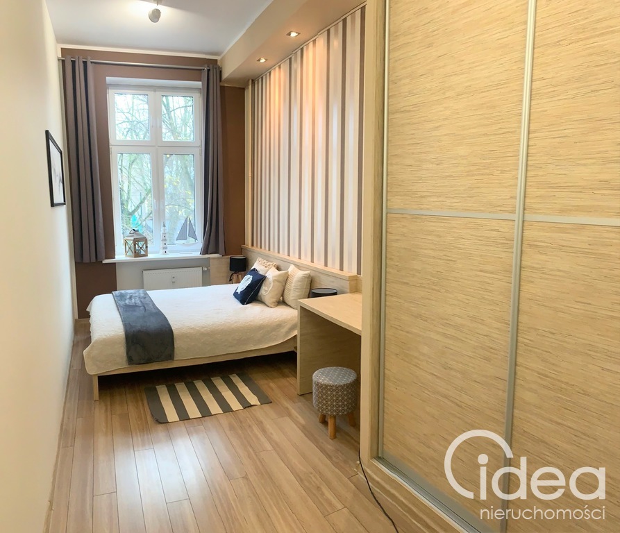 2 pok. wyposażone ul. Mariacka z miejscem post. (5)