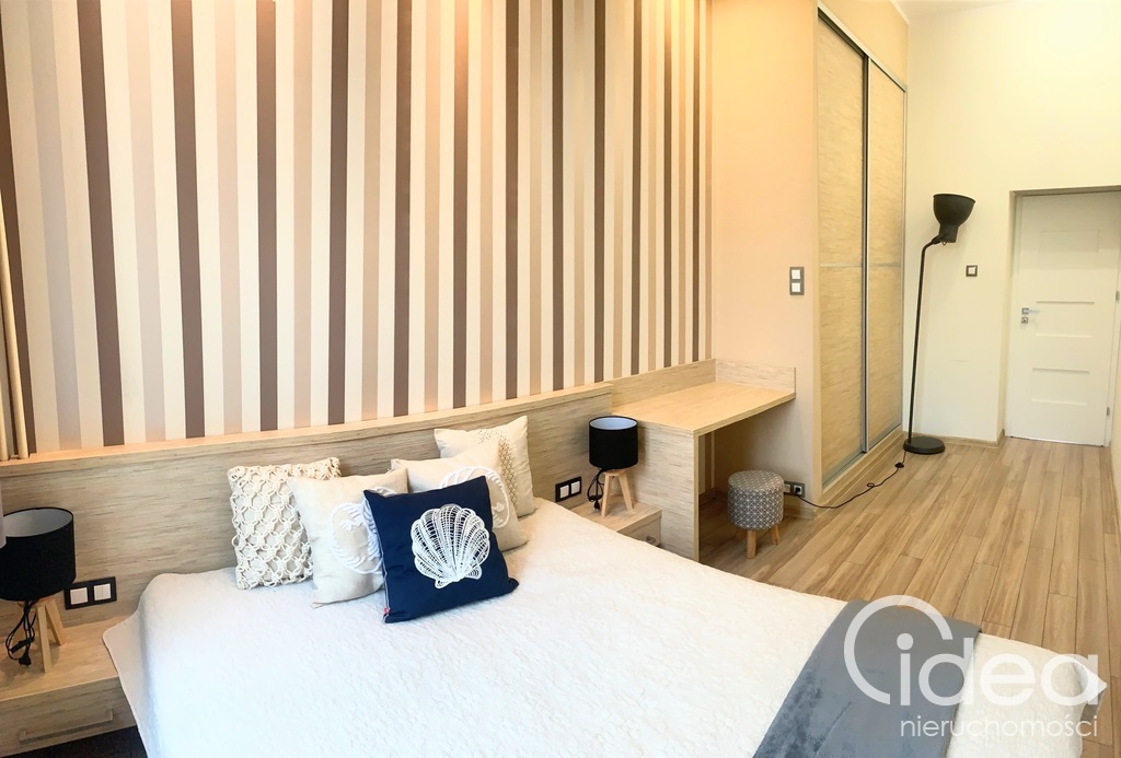 2 pok. wyposażone ul. Mariacka z miejscem post. (6)