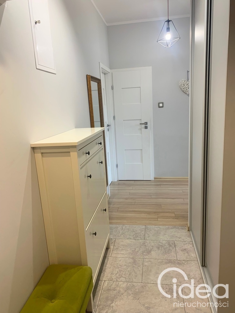 2 pok. wyposażone ul. Mariacka z miejscem post. (8)