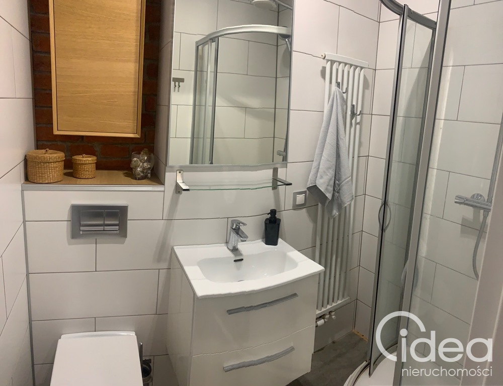 2 pok. wyposażone ul. Mariacka z miejscem post. (9)