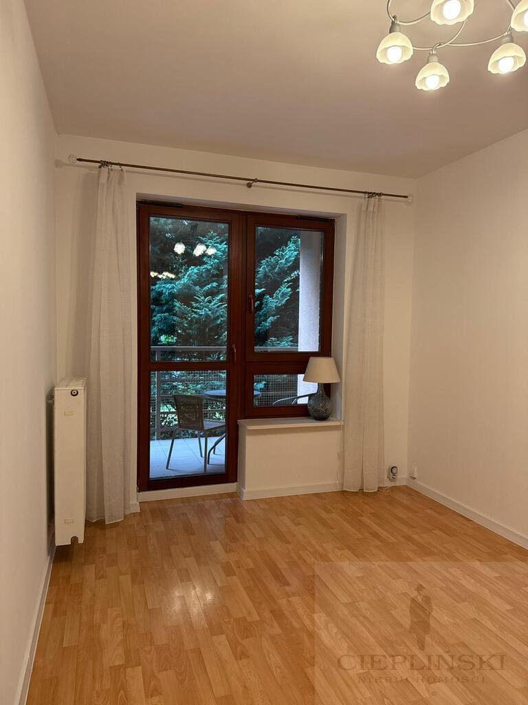mieszkanie w apartamentowcu z balkonem (2)