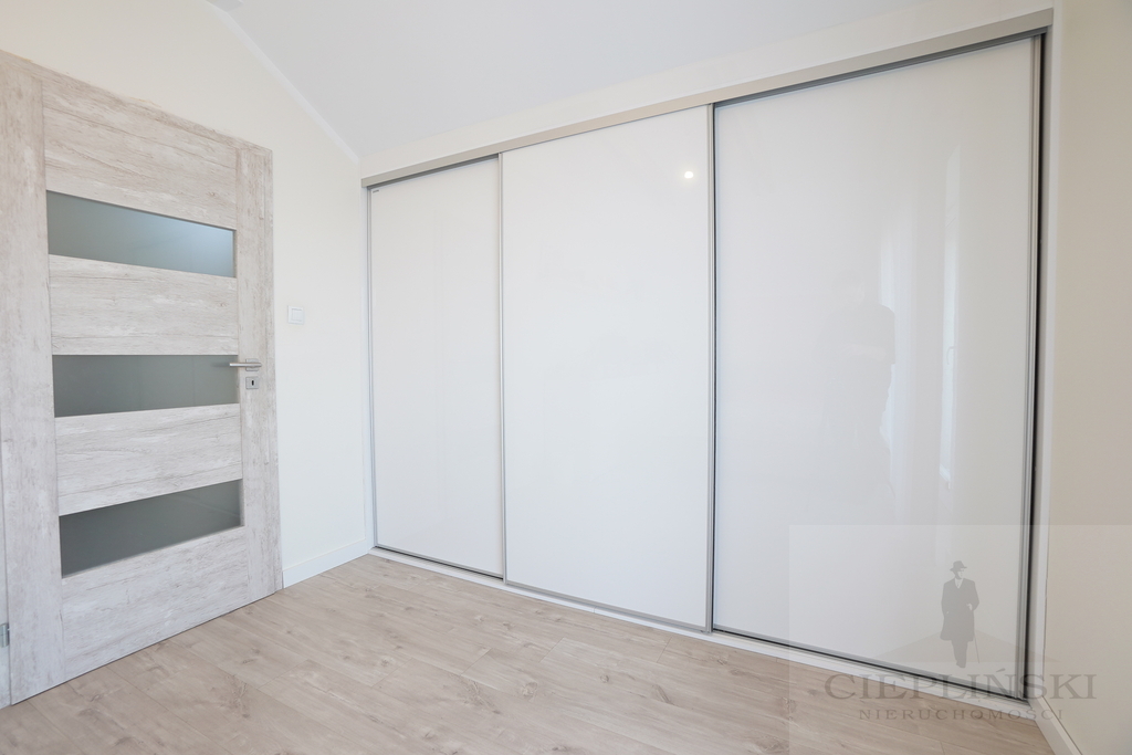 Nowoczesny Dom szeregowy  Siadło Dolne (18)