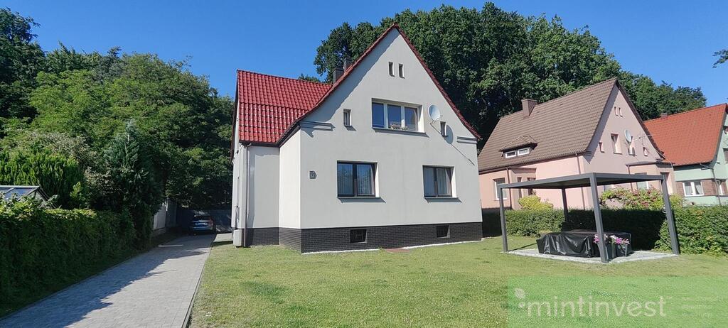 Góra domu z garażem w centrum Goleniowa (2)