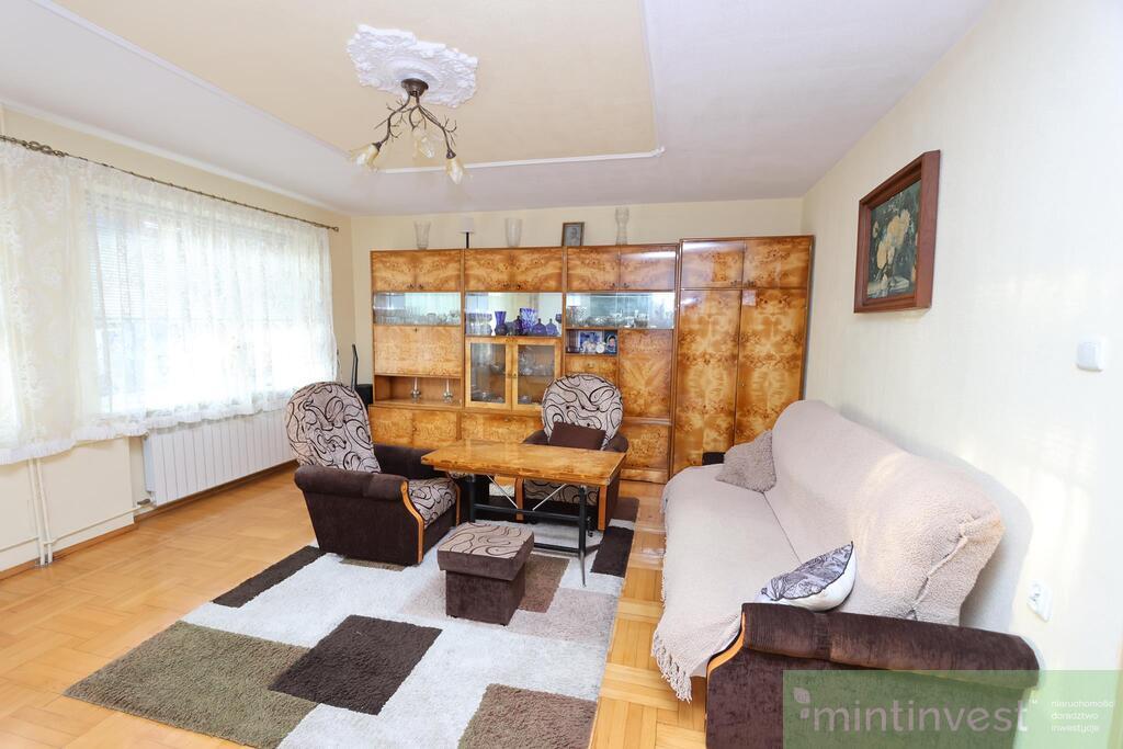 Połowa bliźniaka w atrakcyjnej lokalizacji (3)