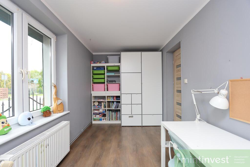 DOM PARTEROWY Z BUD. GOSPODARCZO-GARAŻOWYM (16)