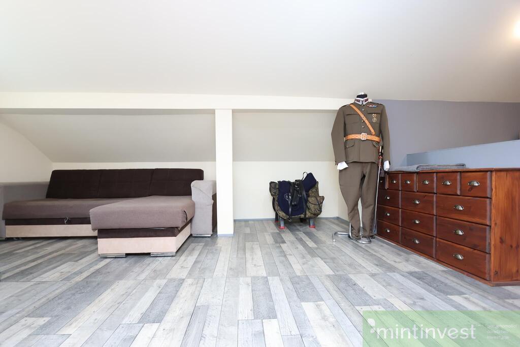 DOM PARTEROWY Z BUD. GOSPODARCZO-GARAŻOWYM (23)