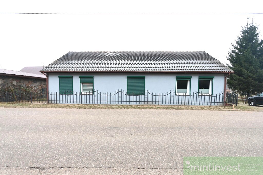 DOM PARTEROWY Z BUD. GOSPODARCZO-GARAŻOWYM (1)