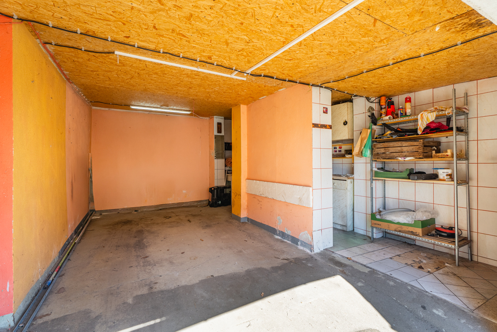 Nowa niższa cena 2 pokoje oddzielna kuchnia, garaż (11)