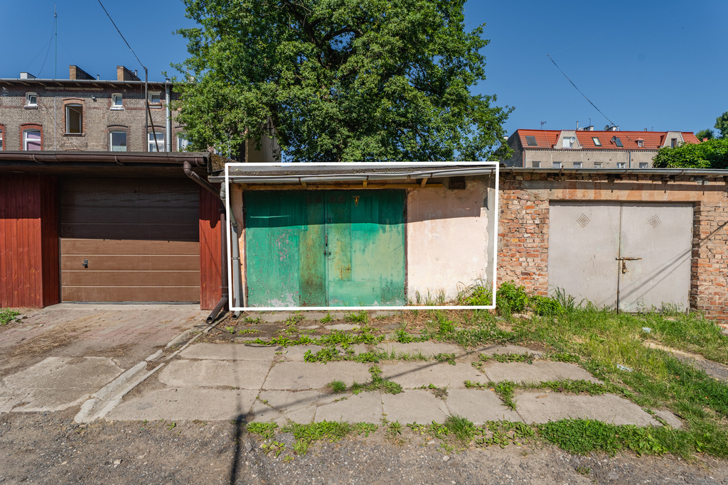 Nowa niższa cena 2 pokoje oddzielna kuchnia, garaż (12)