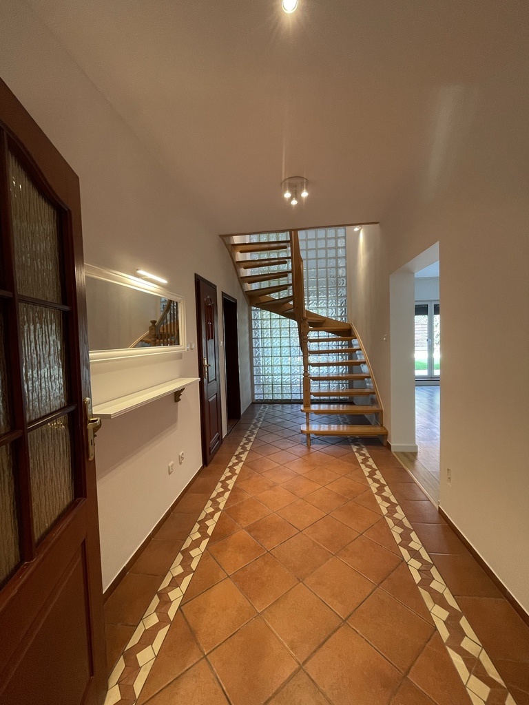 Piękny dom w Mierzynie. 5 pokoi i garaż. (8)