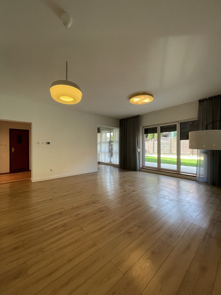 Piękny dom w Mierzynie. 5 pokoi i garaż. (1)