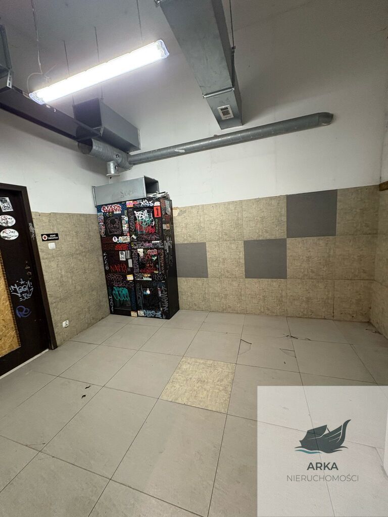 Duży lokal z zapleczem w pobliżu dworca PKP (2)
