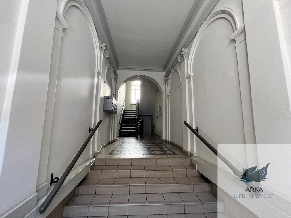 Centrum, 4 pok. po remoncie, ładna kamienica (19)