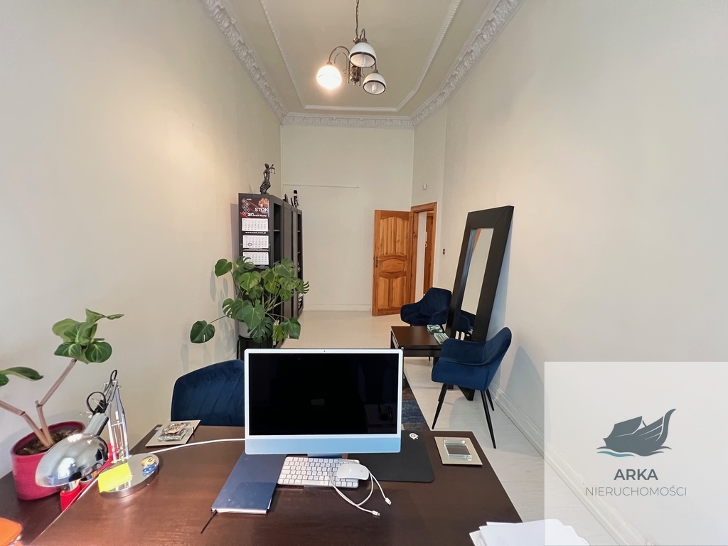 Centrum, 4 pok. po remoncie, ładna kamienica (1)