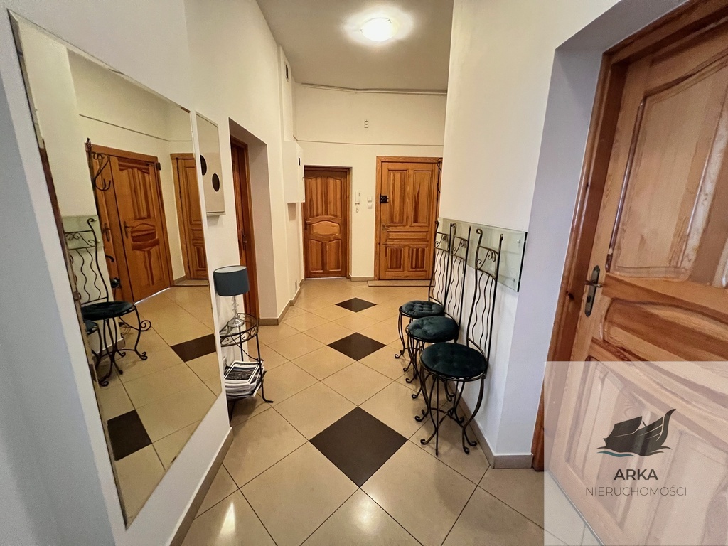 Centrum, 4 pok. po remoncie, ładna kamienica (18)