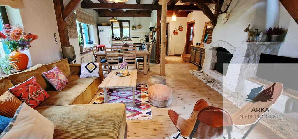 Urokliwy dom z duszą i dużą działką (1)