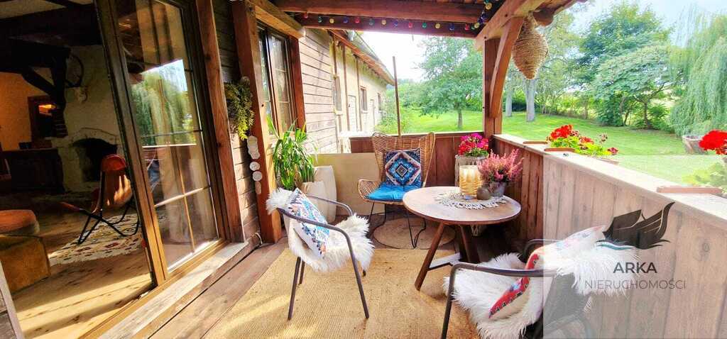 Urokliwy dom z duszą i dużą działką (9)