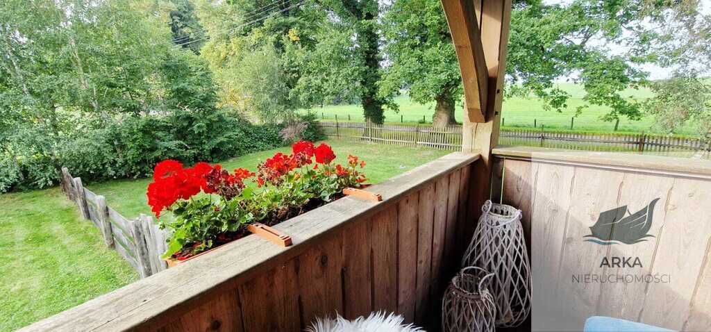 Urokliwy dom z duszą i dużą działką (12)