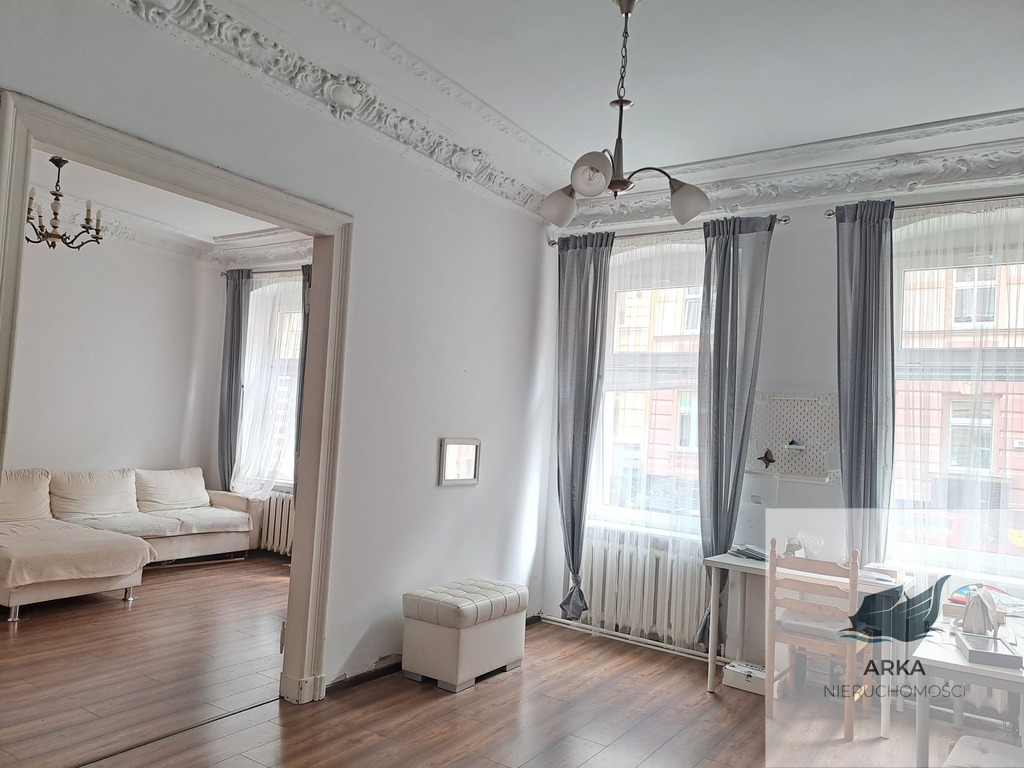 trzy duże pokoje w klimatycznej kamienicy (5)