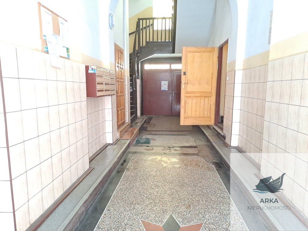 trzy duże pokoje w klimatycznej kamienicy (9)