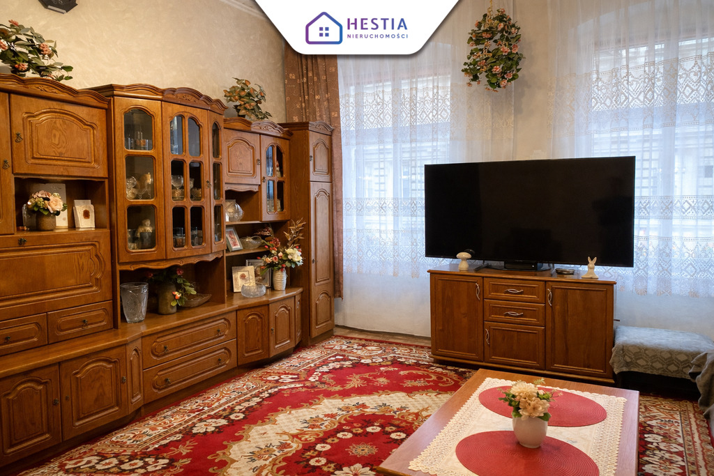 Przestronne mieszkanie do remontu w Centrum (1)