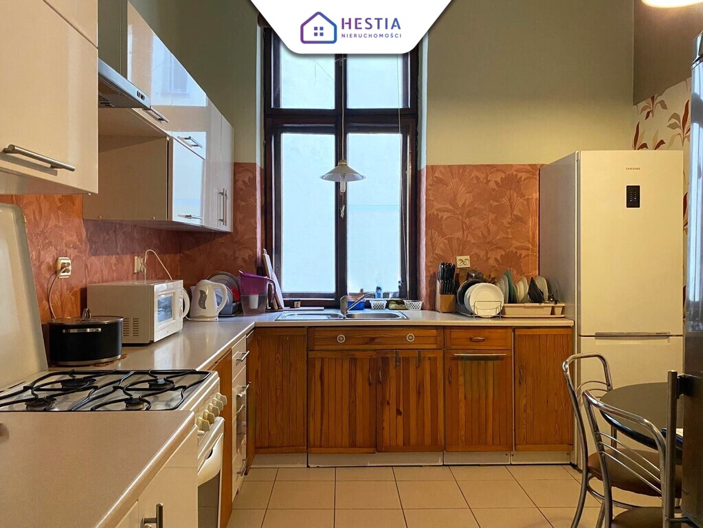 Przestronne 4 pokoje w odnowionej kamienicy (1)