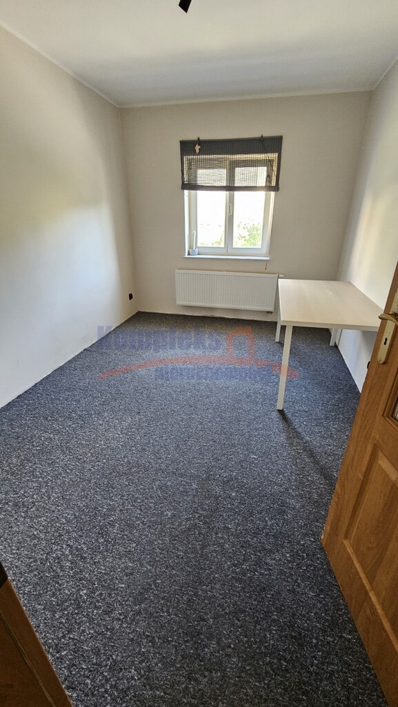 Pogodno 3 pokoje z osobna kuchnia, garaż i piwnicą (11)