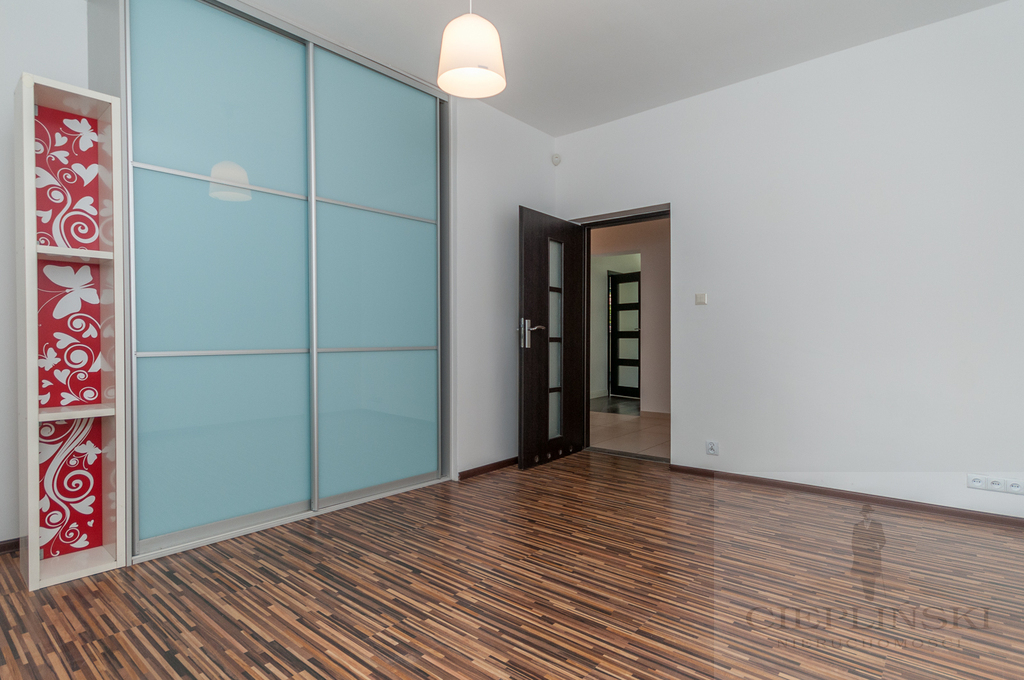 PARTER Z OGRODEM I TARASEM (16)