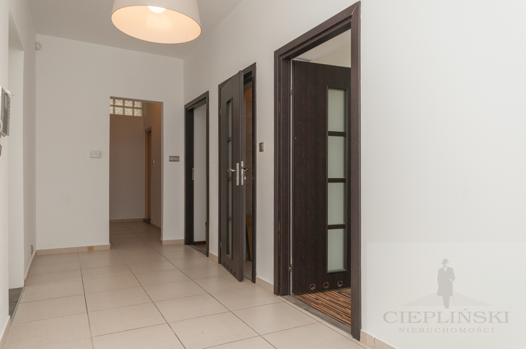 PARTER Z OGRODEM I TARASEM (24)